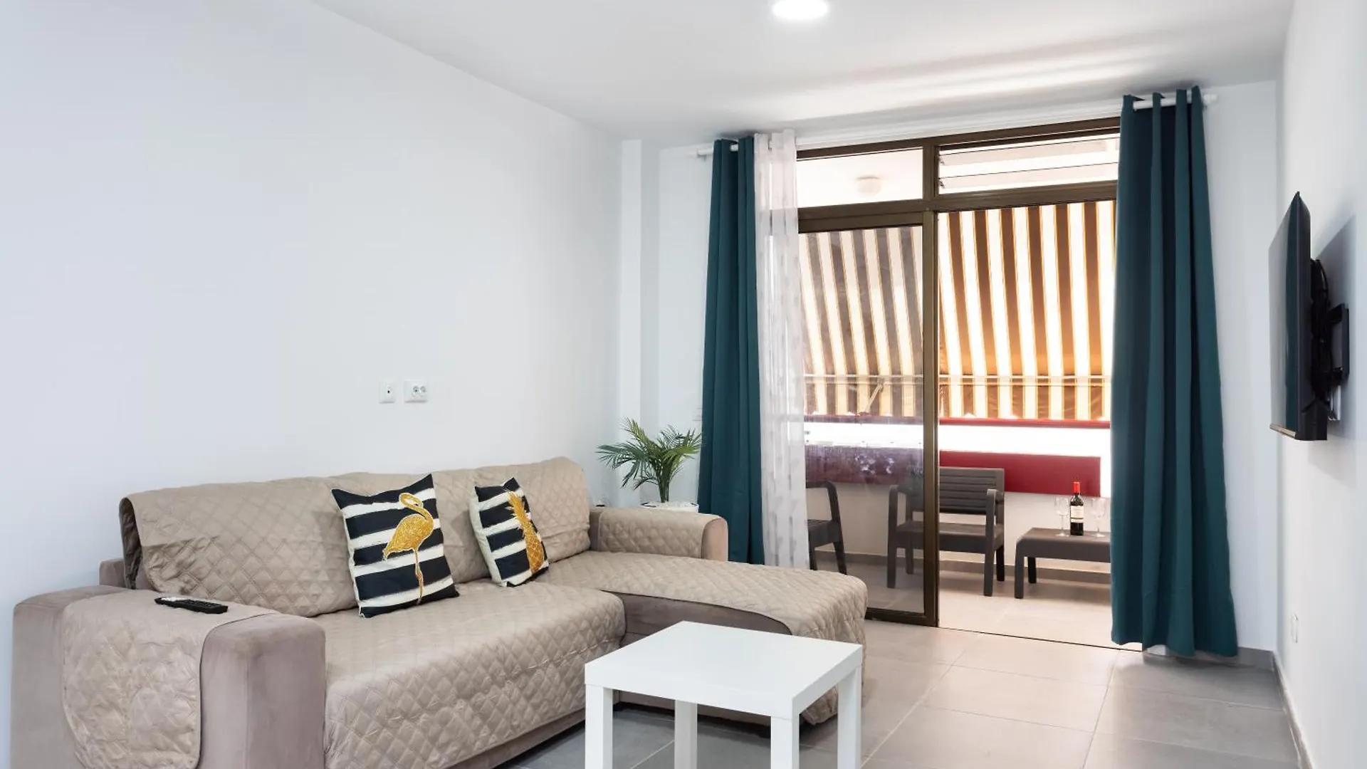 Home2Book Las Americas Flat, Pool & Terrace Arona  0*, Arona (Tenerife)